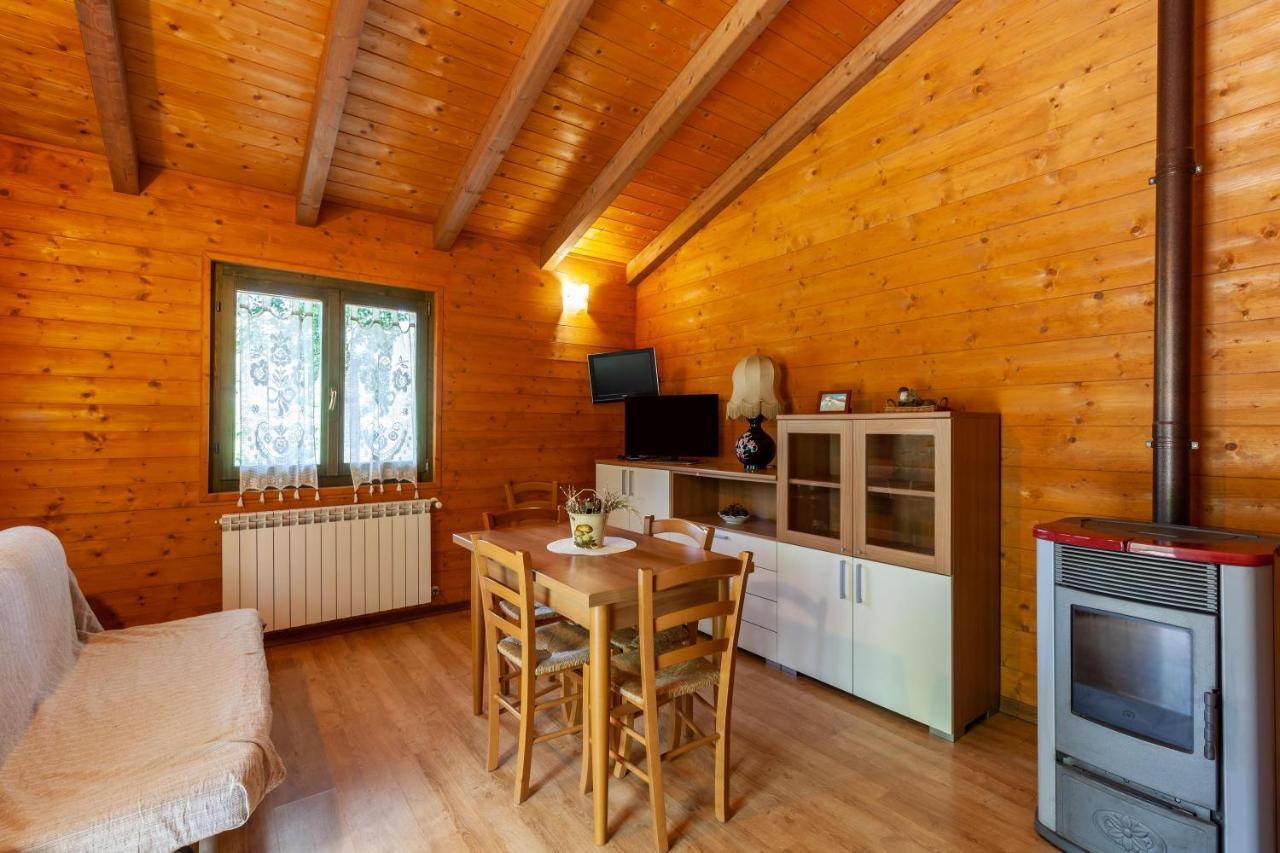 Villaggio Anemone - Chalet Mirtillo Capanne di Sillano Екстер'єр фото